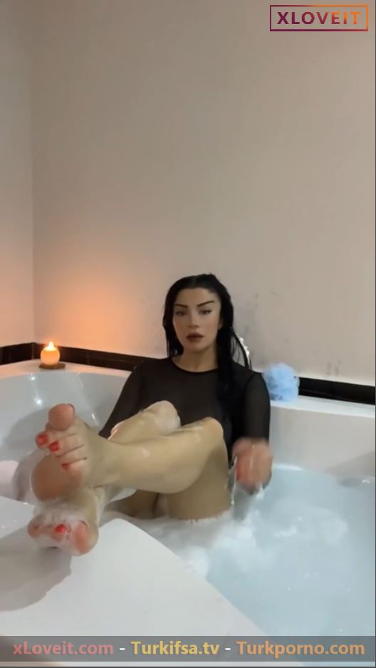 Berfe Ece Talin ifşa Jakuziyi ayarlayıp içine elbiseyle girdi